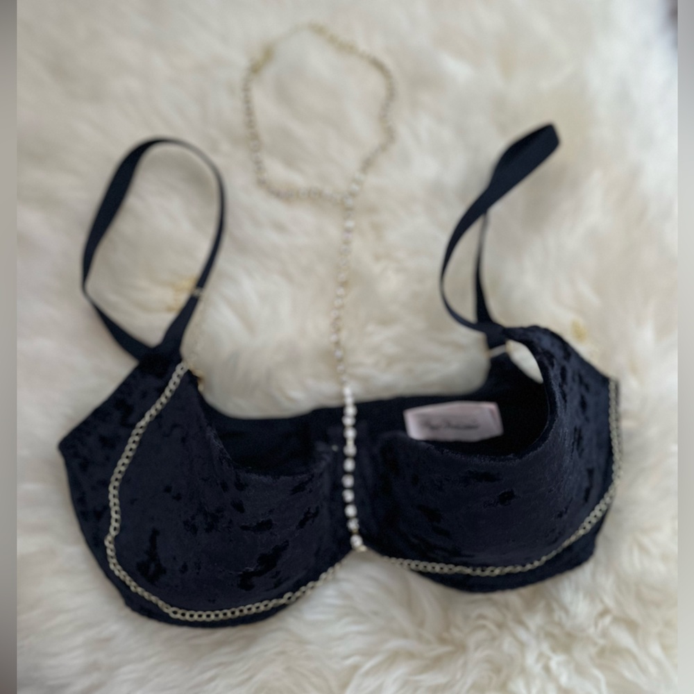 Agent Provocateur Black Velvet Bra with Gold Chain 32DD